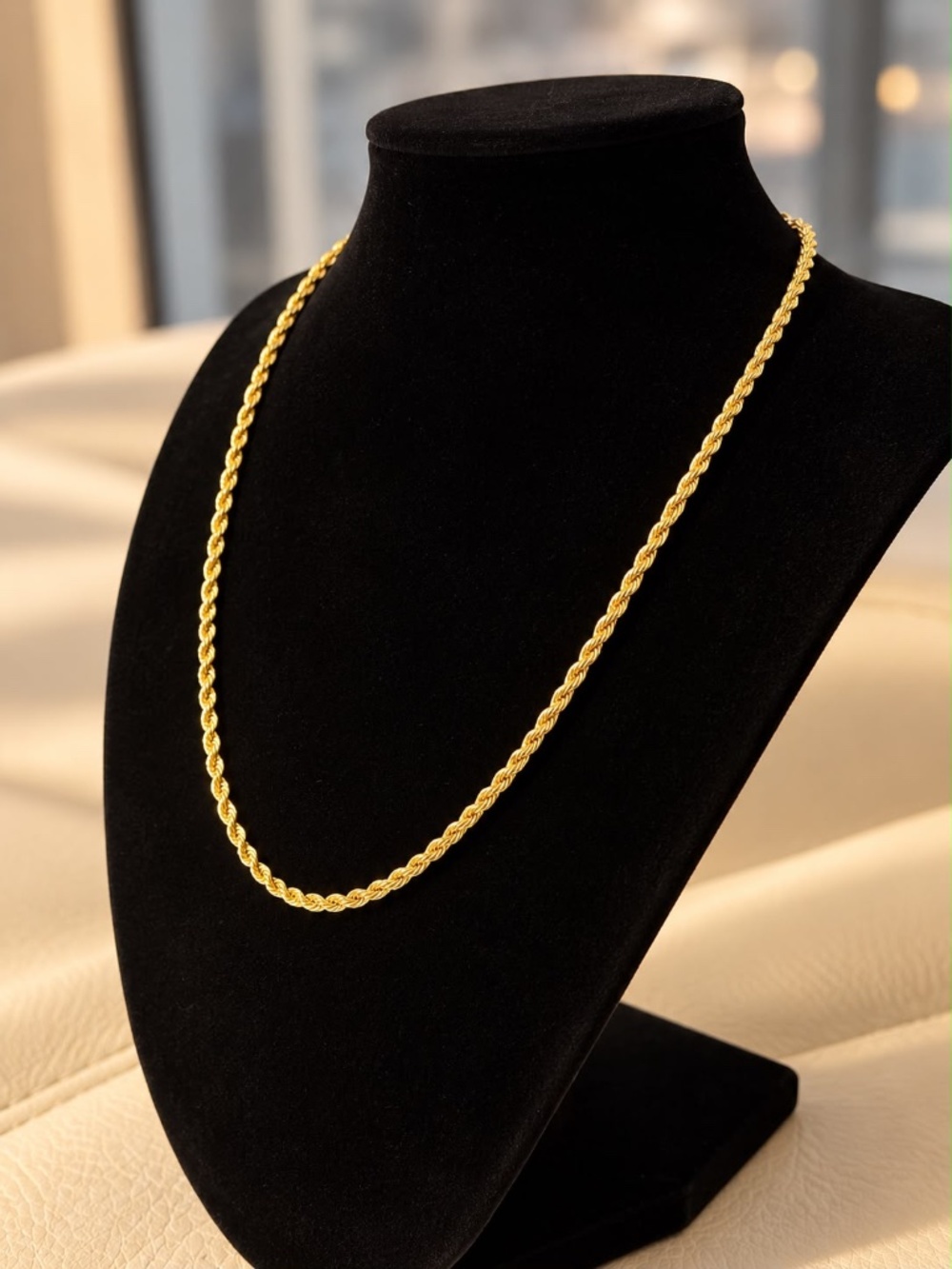 THE EPITOME OF ELEGANCE Classic 14k Yellow Gold Rope Chain